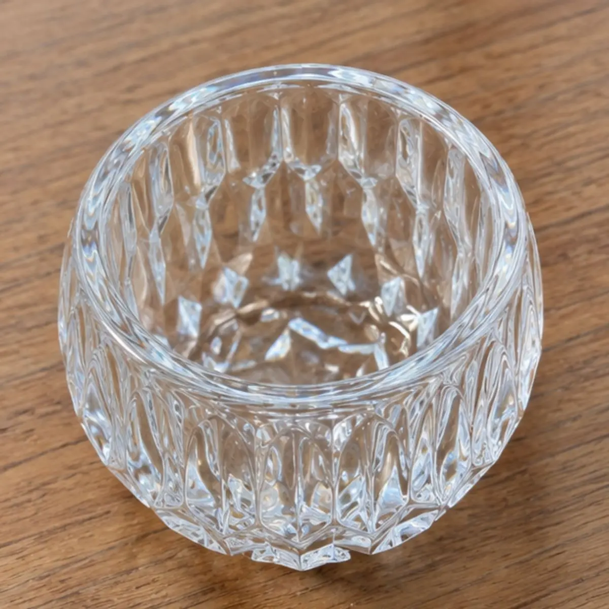 Vaso Decorativo de Vidro Transparente com Relevo Elegante